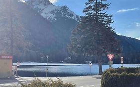 Charmant 2,5 Pieces Avec Jardin A 2 Pas Du Lac
